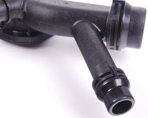 06E121045R tuyaux de refroidissement de voiture résistants à la corrosion et faciles à installer